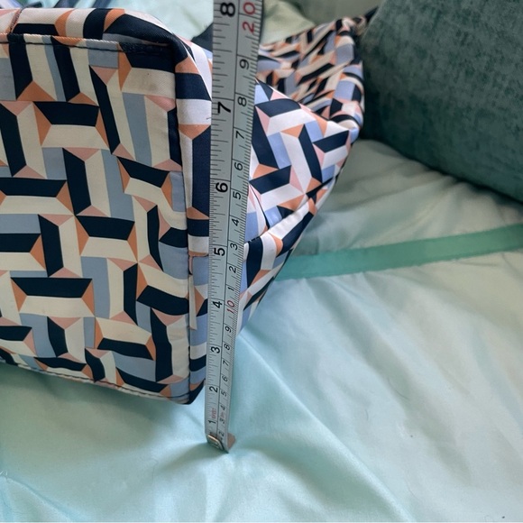 2/$10 A New Day Zippered Tote with laptop compartment - Picture 4 of 12